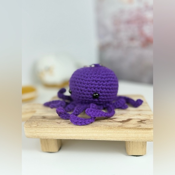 Handcrafted Jellyfish Purple Crochet Keychain - Picture 4 of 9